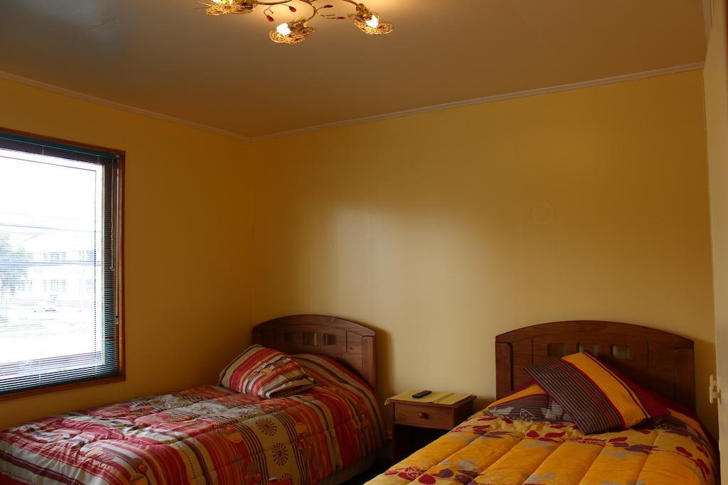 Hotel Yellow Submarine Punta Arenas Rum bild