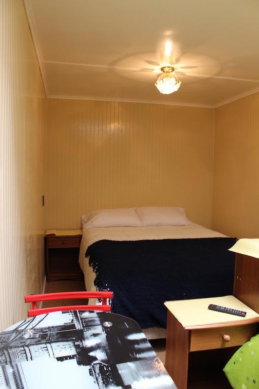 Hotel Yellow Submarine Punta Arenas Rum bild