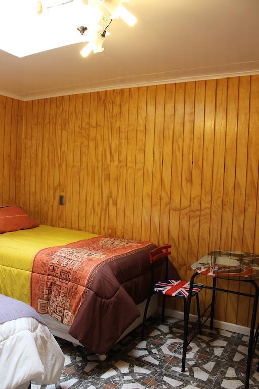 Hotel Yellow Submarine Punta Arenas Rum bild